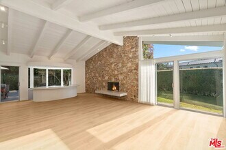 650 N Tigertail Rd in Los Angeles, CA - Building Photo - Building Photo