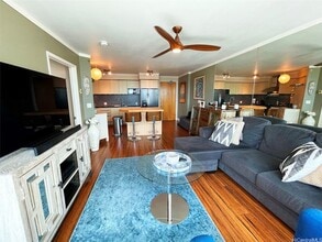 801 S King St in Honolulu, HI - Foto de edificio - Building Photo