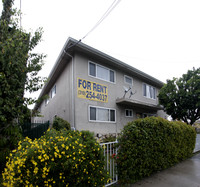 12939 Oxnard St in Van Nuys, CA - Foto de edificio - Building Photo