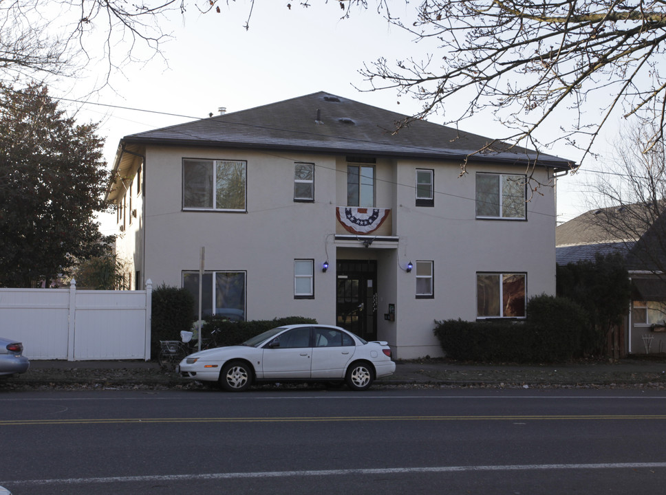 305 Mcloughlin Blvd in Vancouver, WA - Building Photo