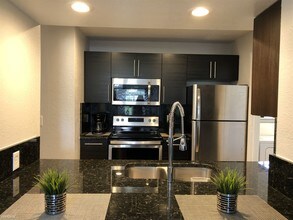 7240 Westpointe Blvd in Orlando, FL - Foto de edificio - Building Photo