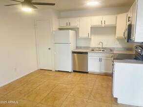 498 E Mesquite Ave in Apache Junction, AZ - Building Photo - Building Photo