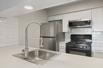 5005 Manor Rd in Austin, TX - Building Photo - Building Photo