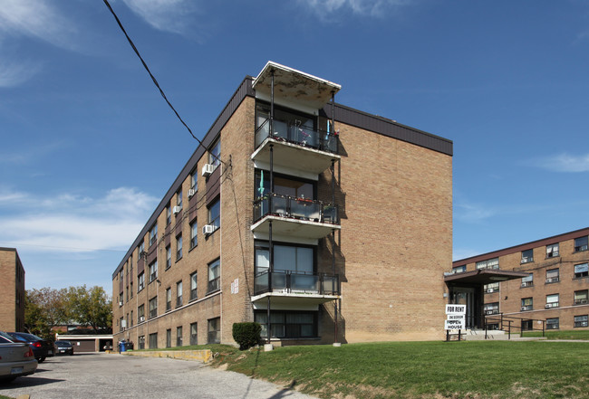 40-80 Clearview Hts in Toronto, ON - Building Photo - Building Photo