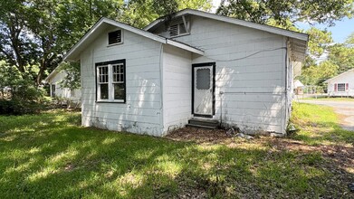 613 Montgomery Ave in West Monroe, LA - Foto de edificio - Building Photo