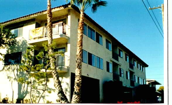 928 W 9th St in San Pedro, CA - Foto de edificio