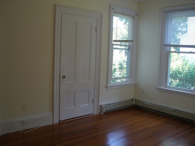 518 Watertown St in Newton, MA - Building Photo - Building Photo