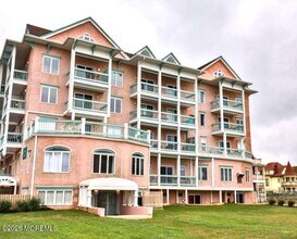 16 Lake Ave in Ocean Grove, NJ - Building Photo - Building Photo