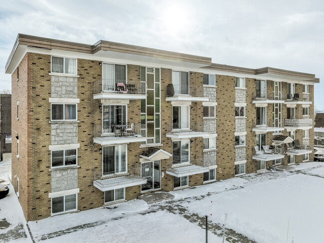 3450-3480 Lea-Roback Rue in Québec, QC - Building Photo - Building Photo