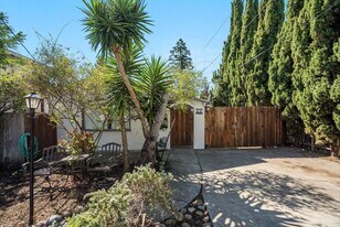 241 Harrison Ave in Redwood City, CA - Building Photo