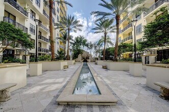 801 S Olive Ave in West Palm Beach, FL - Building Photo - Building Photo