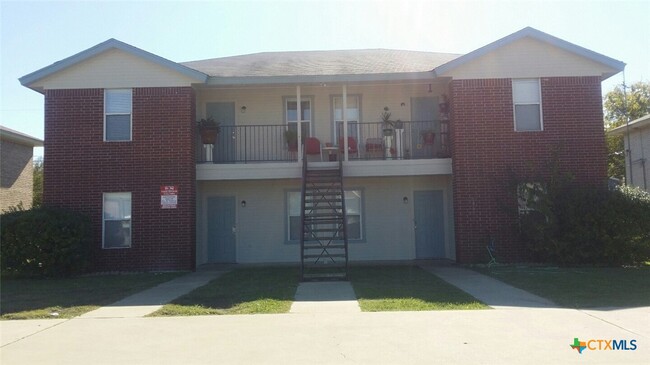 1102 Circle M Dr in Killeen, TX - Foto de edificio - Building Photo
