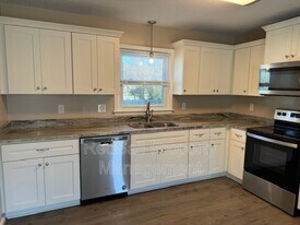 6002 Old Chestnut Ave in Newport News, VA - Building Photo