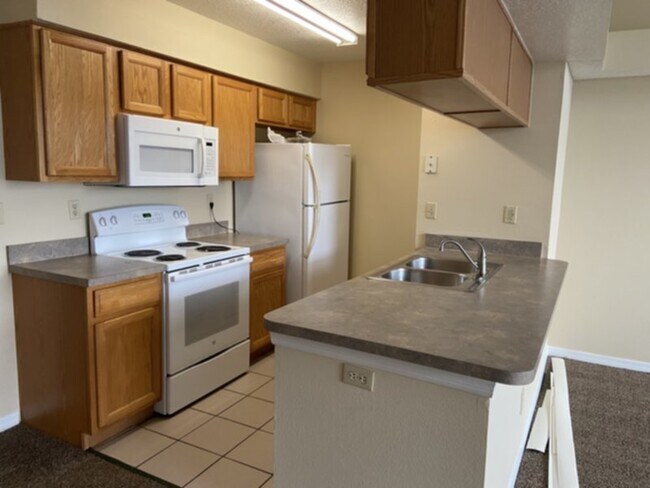 2731 N Poinciana Blvd in Kissimmee, FL - Building Photo - Building Photo