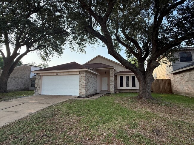 8322 Sandy Glen Ln