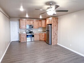 1060 N Louis St in Hildale, UT - Building Photo - Building Photo