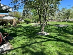 6284 Woodsdale Dr, Unit 1,434 sqft in Grand Blanc, MI - Building Photo - Building Photo