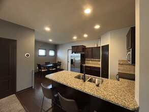 9175 Coneflower Dr in West Des Moines, IA - Building Photo - Building Photo