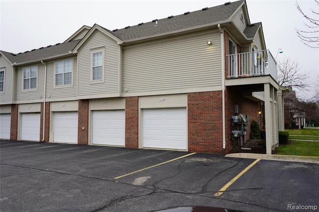 44036 Rushcliffe Dr in Sterling Heights, MI - Building Photo - Building Photo