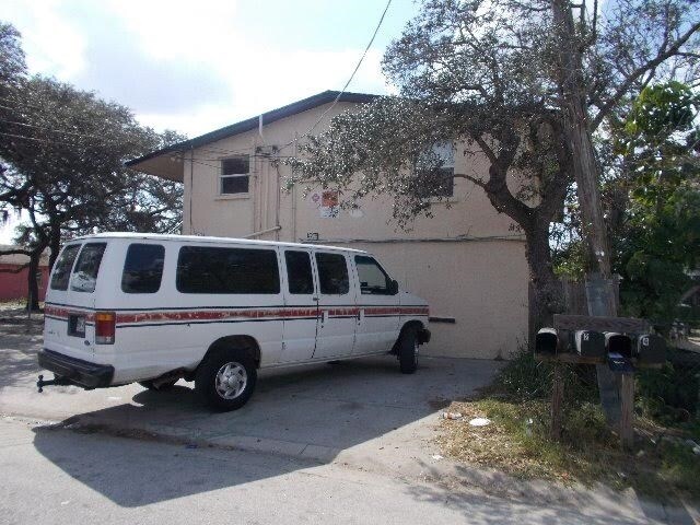 2435 Edwin St NE in Winter Haven, FL - Building Photo