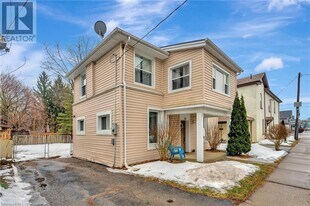 23 Palace St in Brantford, ON - Building Photo