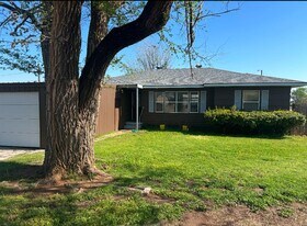 1706 N 15th St in Perry, OK - Building Photo