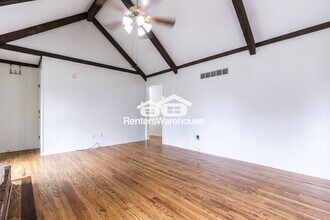 2707 NE 67th Pl in Kansas City, MO - Building Photo - Building Photo