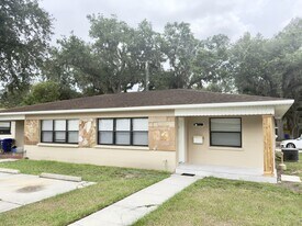927 E Walnut St in Lakeland, FL - Building Photo