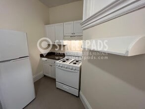2 Ware St, Unit 511 in Cambridge, MA - Building Photo - Building Photo