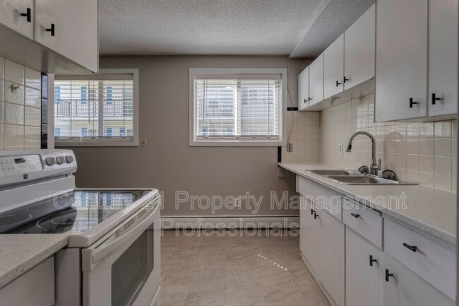 9108 127 Ave NW in Edmonton, AB - Building Photo - Building Photo
