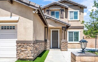 29734 Big Dipper Way in Murrieta, CA - Foto de edificio - Building Photo