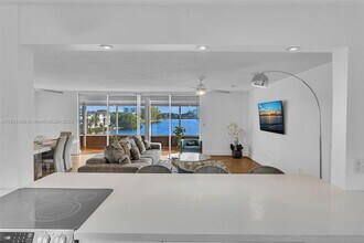 1350 NE 191st St in North Miami Beach, FL - Building Photo - Building Photo