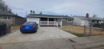 629 Lee Dr in Sacramento, CA - Building Photo