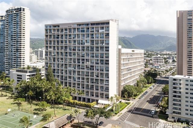 500 University Ave in Honolulu, HI - Building Photo