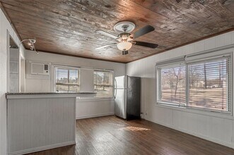 1527 Ave O in Huntsville, TX - Building Photo - Building Photo