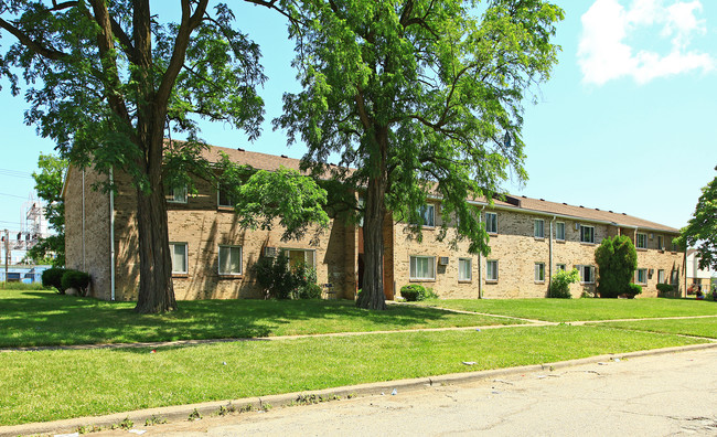 Graystone Apartments in Lorain, OH - Building Photo - Building Photo