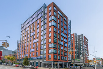 Navy Green in Brooklyn, NY - Foto de edificio - Building Photo