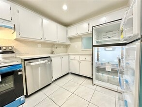 7900 Fairview Dr in Tamarac, FL - Building Photo - Building Photo