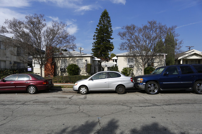 119 W Lomita Ave in Glendale, CA - Building Photo - Building Photo