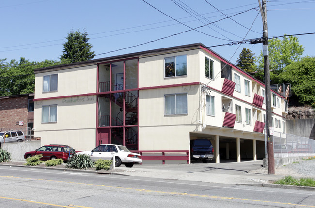 Greenwood Inn in Seattle, WA - Building Photo - Building Photo