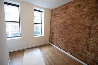 249 Broome St in New York, NY - Building Photo - Interior Photo