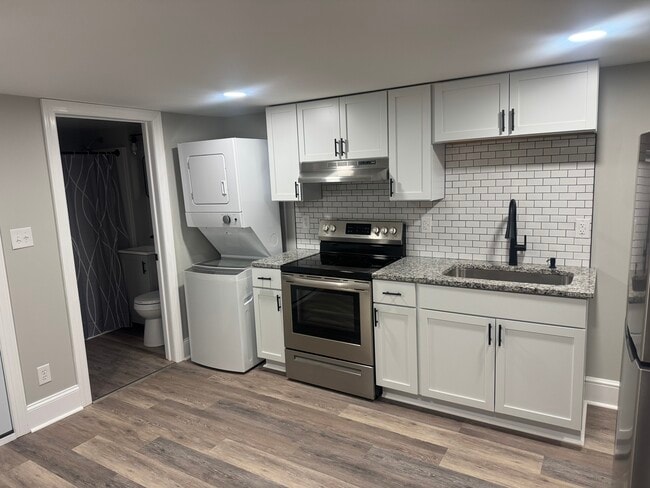 554 Baltimore St, Unit 554 second floor