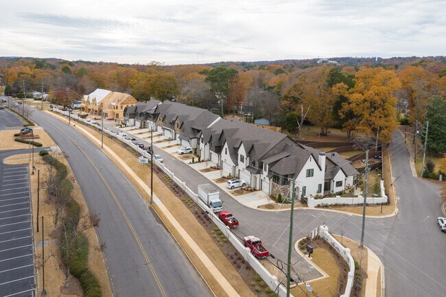 The Legacy on Montevallo in Birmingham, AL - Building Photo - Building Photo