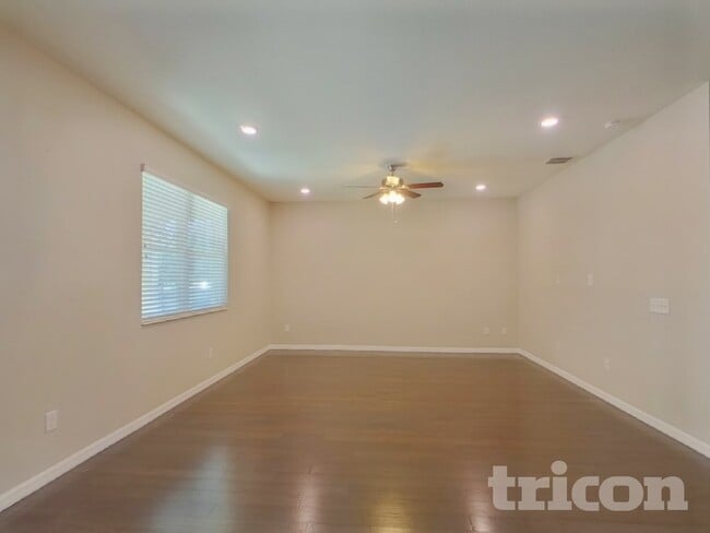 3208 Macintosh Rd in Land O Lakes, FL - Building Photo - Building Photo