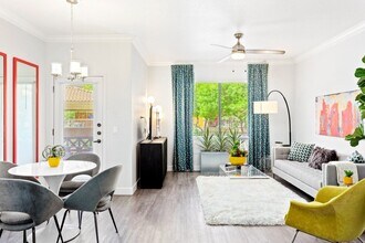 San Portella in Tempe, AZ - Foto de edificio - Building Photo