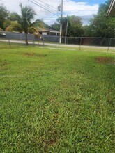 5780 SW 61st St in Miami, FL - Building Photo - Building Photo