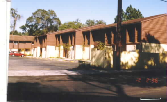 Quiet Oaks Apartments in Lakeland, FL - Building Photo