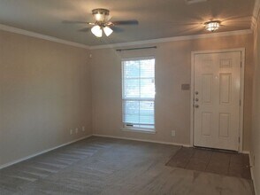 602 Diana Dr in Converse, TX - Building Photo - Building Photo
