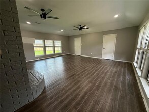 2521 Westchester Dr in Arlington, TX - Building Photo - Building Photo