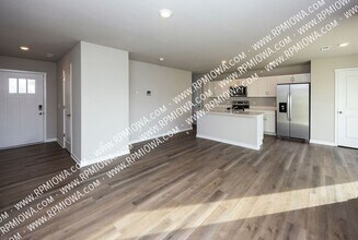 2572 SE Hawkins Ave in West Des Moines, IA - Building Photo - Building Photo